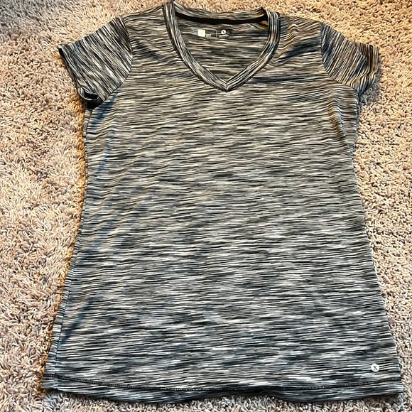 Xersion Tops - Xersion workout tee